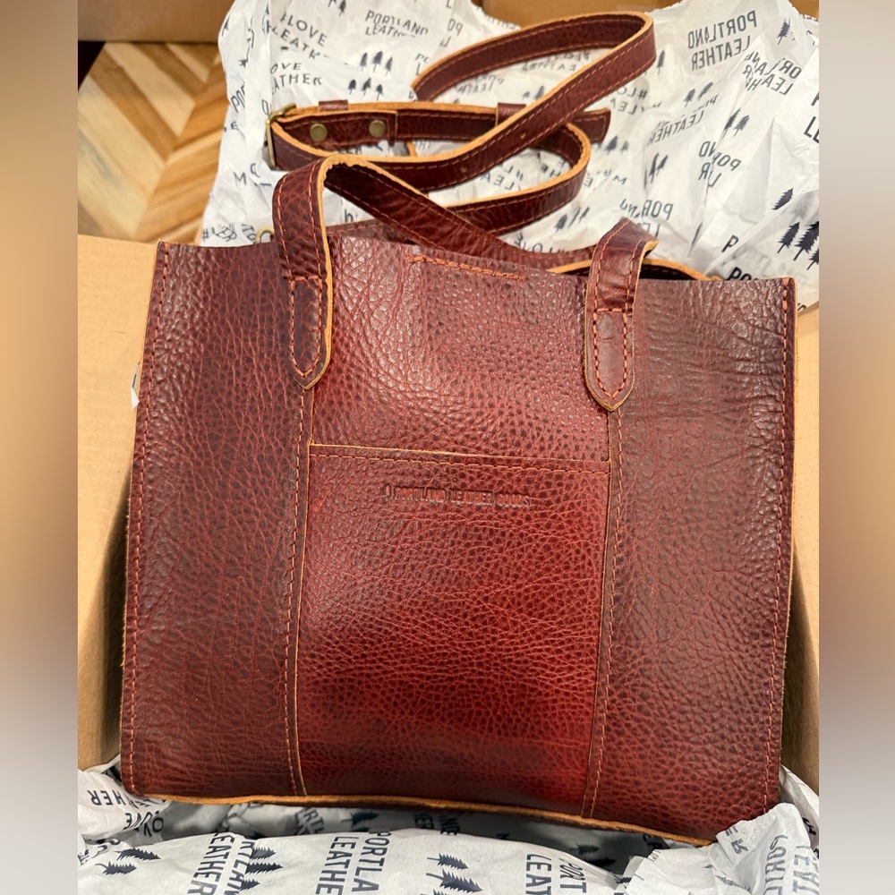 Portland Leather Classic Lola Crossbody Tote in Cinnamon Bear. BNNU